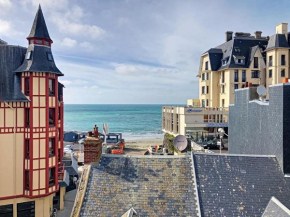 Grand duplex en centre-ville avec vue, à 50m de la plage, ascenseur, et WIFI - FR-1-361-165